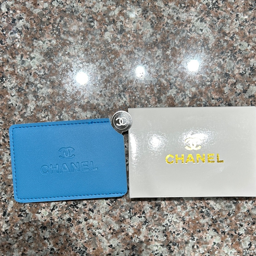 CHANEL beauty Card Holder/Mirror